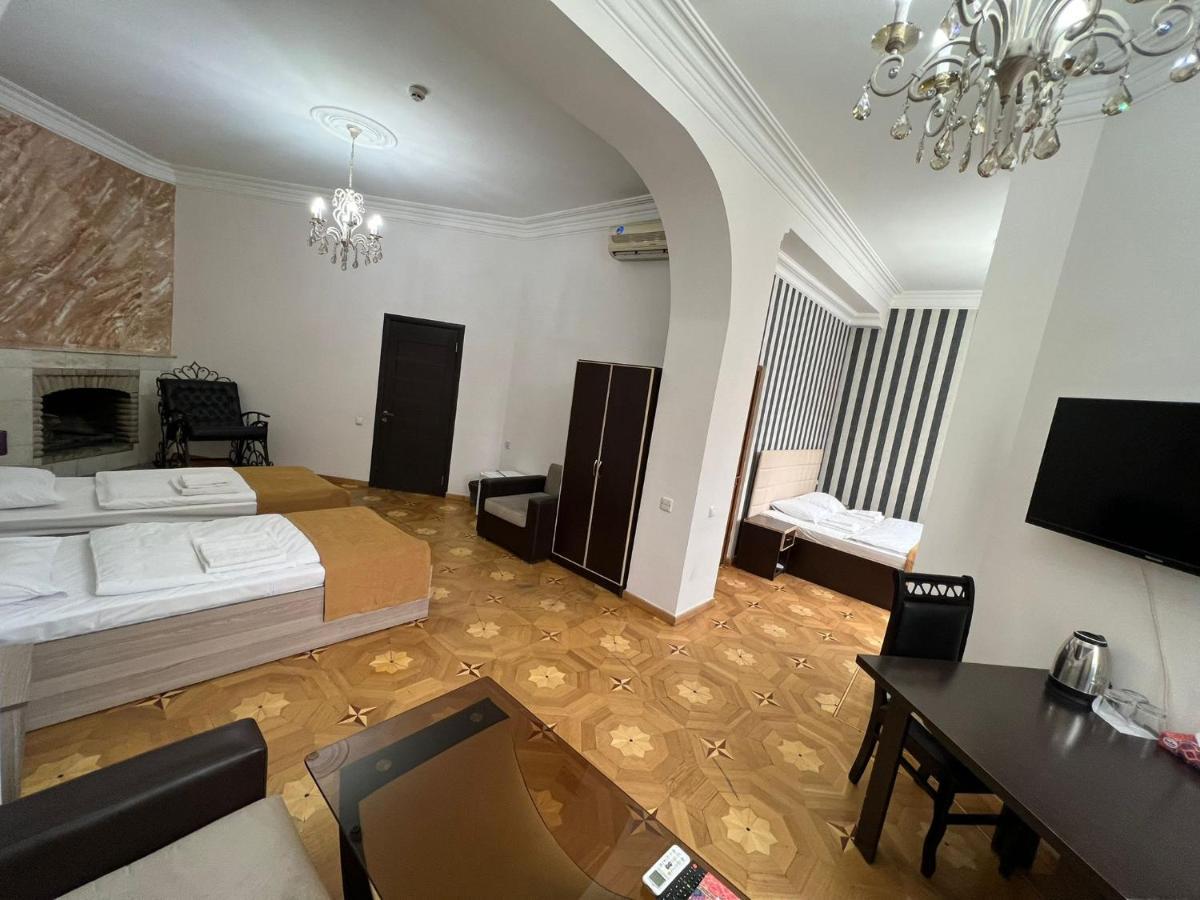 Olive Hotel Jerevan Buitenkant foto