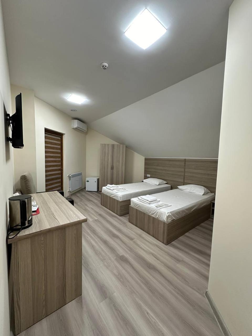 Olive Hotel Jerevan Buitenkant foto