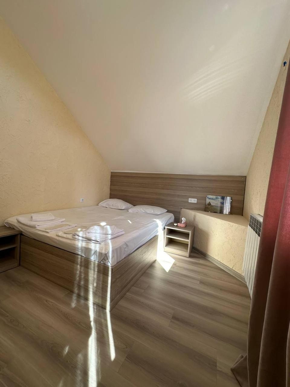 Olive Hotel Jerevan Buitenkant foto